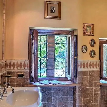 Villa Amorosa & Bubble - *